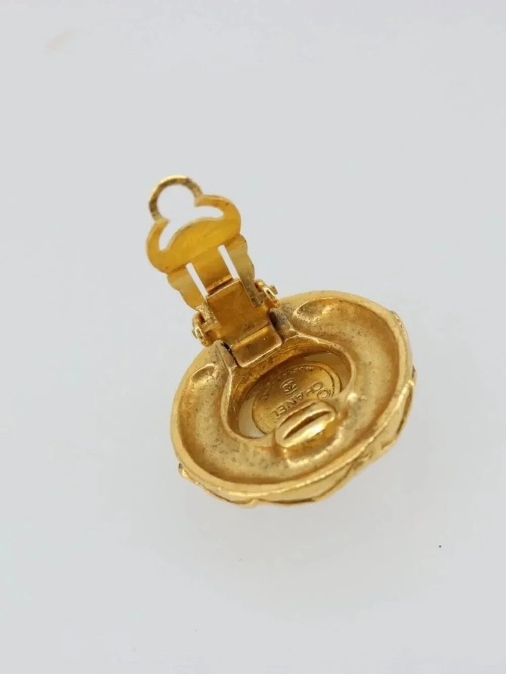 CHANEL Earring metal Gold Tone CC Auth 183501